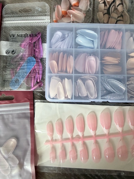 Press on nails bundle - Picture 4 of 6
